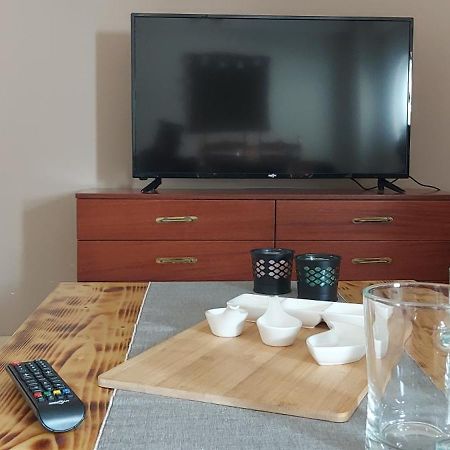 Momenti Felici 2 Apartment Артемида Екстериор снимка